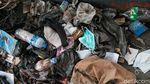 Jorok Banget! JPO Jalan Raya Serpong Penuh Sampah