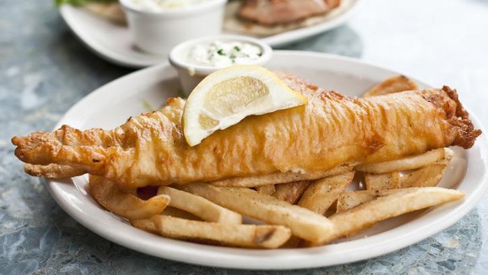 Pria Ini Kaget Bayar Rp 1 Juta untuk 4 Porsi Fish and Chips Keluarganya