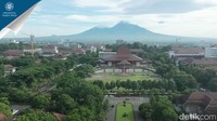 Universitas Gadjah Mada (UGM) meraih skor Citations 28,4, Industry Income 83,9, International Outlook 46,1, Research 14,4, dan Teaching 18,6. Foto: Kampus UGM Yogyakarta (dok. UGM)