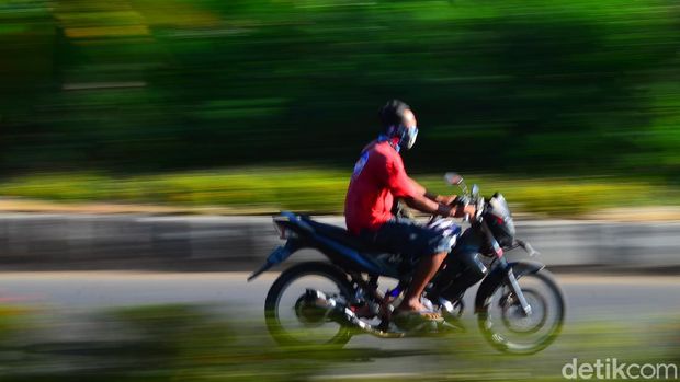 Motor pemakai knalpot racing