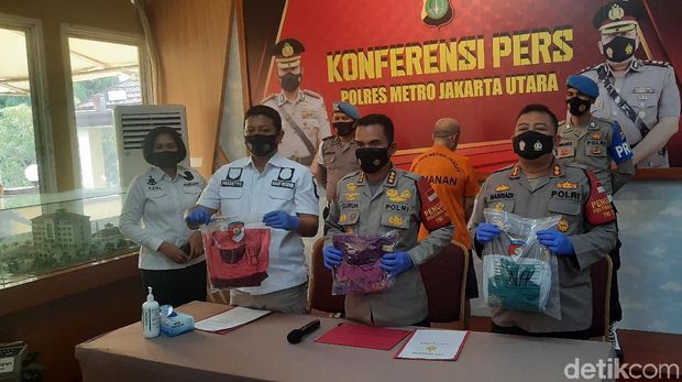 Konferensi pers guru ngaji cabul di Jakarta Utara (Yogi Ernes/detikcom)