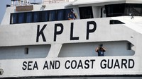 Kesatuan Penjagaan Laut dan Pantai (KPLP) berpatroli menggunakan kapal KN Rantos.