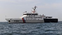 Kesatuan Penjagaan Laut dan Pantai (KPLP) Kementerian Perhubungan melakukan patroli di perairan perbatasan Kepulauan Riau dan Singapura, Selasa (8/6/2021).