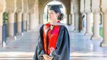Maudy Ayunda Rayakan Kelulusan S2 di Stanford University dengan Kebaya