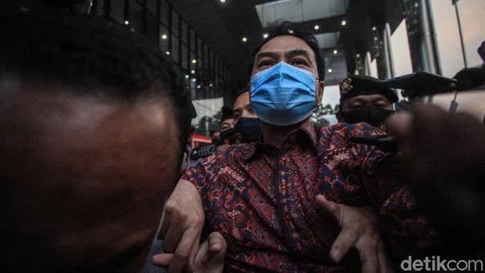 Wakil Ketua DPR RI Azis Syamsuddin diperiksa KPK sebagai saksi terkait kasus suap yang melibatkan Walkot Tanjungbalai.
