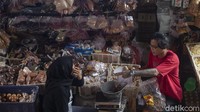 Ikatan Pedagang Pasar Indonesia (IKAPPI) memprotes rencana pemerintah untuk menarik pajak dari pembelian bahan pokok. Ketua umum IKAPPI Abdullah Mansuri mengharapkan pemerintah agar menghentikan upaya bahan pokok sebagai objek pajak. Menurut dia pemerintah harus mempertimbangkan banyak hal sebelum benar-benar memberlakukan kebijakan tersebut.