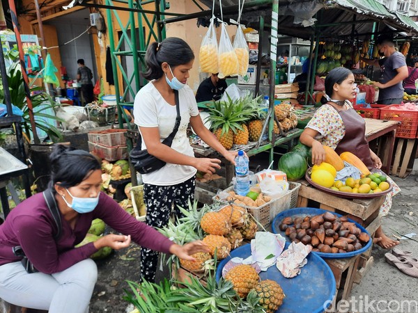 Kecil-kecil cabai rawit. Agaknya ungkapan ini tepat disematkan untuk Pasar Hindu Medan. Pasar ini boleh berukuran kecil namun punya magnet kuat buat wisatawan. Kecil-kecil cabai rawit. Agaknya ungkapan ini tepat disematkan untuk Pasar Hindu Medan. Pasar ini boleh berukuran kecil namun punya magnet kuat buat wisatawan.