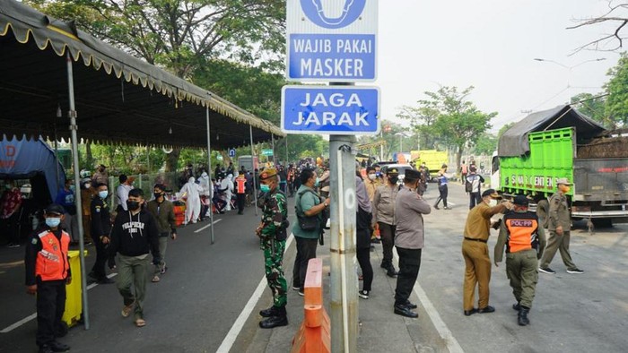 penyekatan di suramadu hari keempat