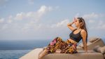 Gaya Liburan Pevita Pearce di Pantai
