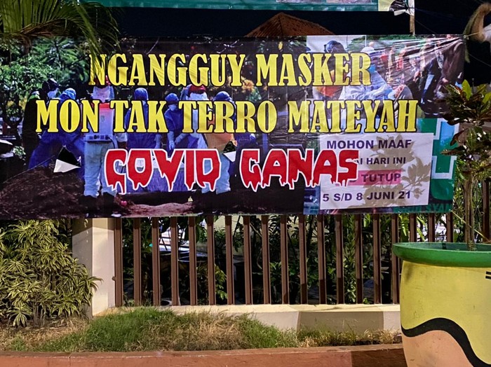 Polda Jawa Timur mengerahkan pasukan dari berbagai satuan kerja untuk menekan lonjakan kasus COVID-19 di Bangkalan. Para personel ini disebar di empat kecamatan yang masuk zona merah.