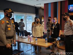 Polisi Segel McD Pekanbaru Akibat Kerumunan Antrean BTS Meal