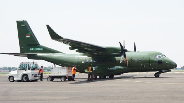 PT Dirgantara Indonesia ekspor satu pesawat  tipe CN235-220 Military Transport ke Nepal untuk Nepalese Army. (CNBC Indonesia/Rahajeng Kusumo Hastuti)