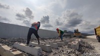 Pandu menyatakan overkapping bisa dikerjakan dalam waktu dekat sembari menunggu penyelesaian konstruksi lainnya oleh pelaksana proyek.