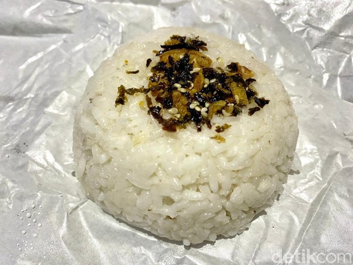 Kena PHK, Mantan Pelayan Resto Ini Buka Usaha Kuliner di Kamar Kos