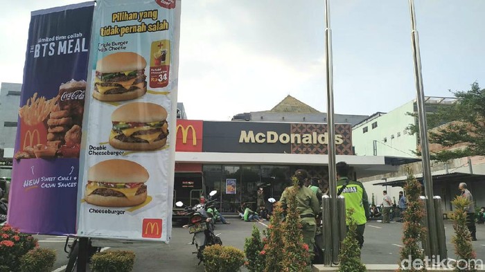 Salah satu gerai McDonalds di Solo, Rabu (9/6/2021).