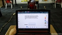 Taga menjelaskan dari jumlah 226 sekolah, terdapat 83 sekolah yang sebelumnya ikut dalam uji coba belajar tatap muka terbatas tahap pertama. Sedangkan 143 merupakan sekolah baru yang dinyatakan lulus seleksi uji coba tahap kedua dari 300 sekolah yang mendaftar.