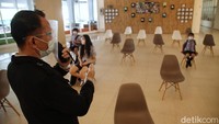 Perlu diketahui juga sekolah ini juga merupakan World School yang telah di akreditasi Western Association Of Schools and Colleges (WASC).  Selain itu sekolah ini menggunakan bahasa inggris sebagai bahasa pengantar sistem pembelajaran.