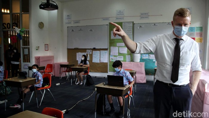 Sekolah bertaraf internasional tersebut telah melakukan uji coba belajar tatap muka dengan menerapkan protokol kesehatan ketat.
