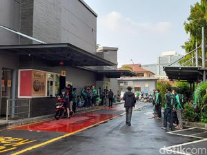 Cerita Ojol Antre Berjam-jam demi Beli BTS Meal di McDonalds