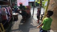 Puluhan warga yang positif di wilayah itu merupakan klaster keluarga.