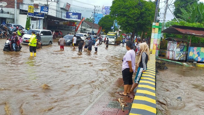 Sungai Bagong di Banyuwangi Meluap