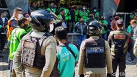 Kepala Satpol PP Surabaya Eddy Christijanto mengatakan tiga gerai di McD Basuki Rahmat, Plaza Marina Wonocolo dan Dukuh Pakis disanksi administrasi.