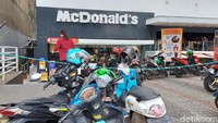 McDonalds Indonesia merilis BTS Meal pada 9 Juni 2021 pada pukul 11.00 WIB. Peluncuran menu tersebut serentak di seluruh gerai McDonalds di Indonesia.