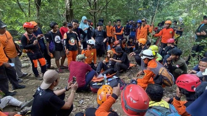 Wanita pendaki yang hilang misterius di Gunung Abbo Maros berhasil ditemukan dalam kondisi selamat (dok Istimewa)