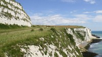 Pantai tersebut bernama White Cliffs of Dover. Pantai ini menjadi milik Kementerian Pertahanan Inggris. (VisitKent/NationalTrust)