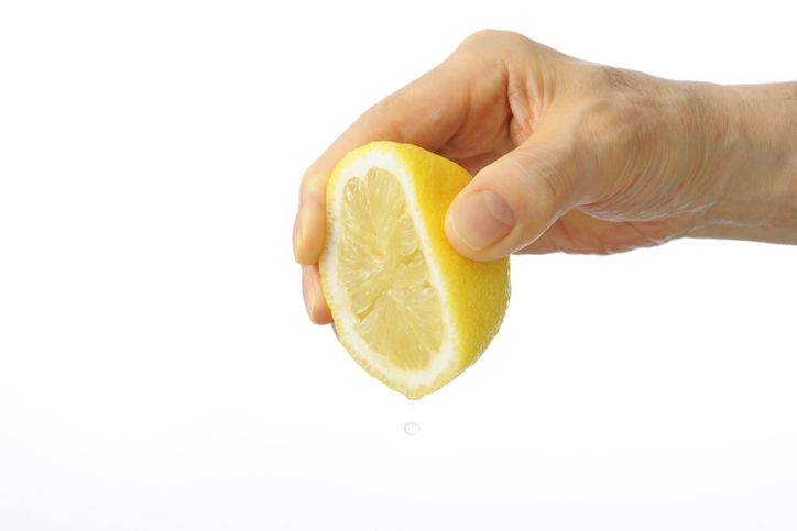 7 Cara Mengusir Semut dengan Mudah Pakai Bahan Alami
