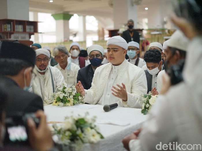 Momen-momen pernikahan Ameer Azzikra dan Nadzira Shafa