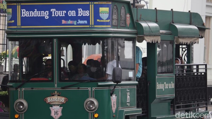 Bandung Tour On Bus (Bandros)