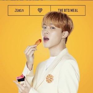 Jangan Dibuang, Bungkus BTS Meal Bisa Jadi Merchandise dengan 4 Cara Ini Jangan Dibuang, Bungkus BTS Meal Bisa Jadi Merchandise dengan 4 Cara Ini