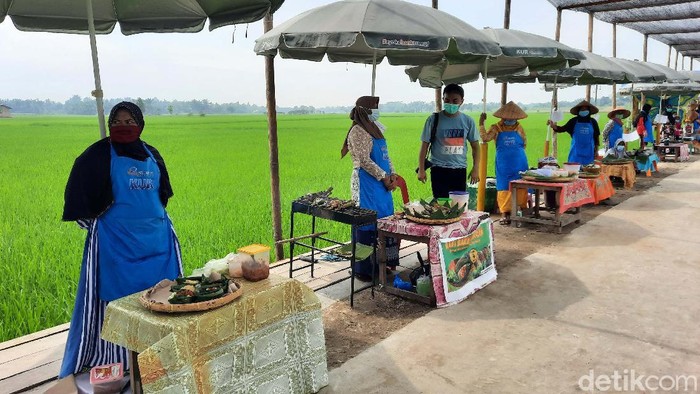Denai Lama dapat disebut desa yang berhasil bermetamorfosis dari upik abu menjadi jelita. Tempat ini kini punya nilai ekonomi mencapai ratusan juta rupiah.