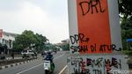 Duh, Gapura Batas Wilayah Tangsel-Jakarta Jadi Korban Vandalisme