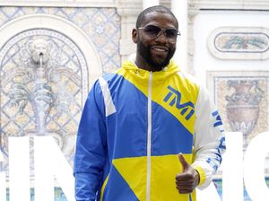 Menohok! Floyd Mayweather Balas Nyinyiran Naik Ring Cuma demi Cuan