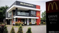 Akibatnya, puluhan gerai McD di Jakarta pun diberi sanksi akibat menimbulkan keramaian di masa pandemi. Total ada 32 gerai McD di Ibu Kota yang kena sanksi.  