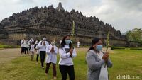 Umat Buddha Lakukan Uposatha Di Candi Borobudur, Kapasitas Dibatasi