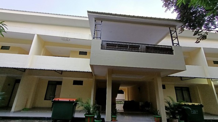 Hostel Pradana SMKN 57 Jakarta, Pasar Minggu, Kamis (10/6/2021).