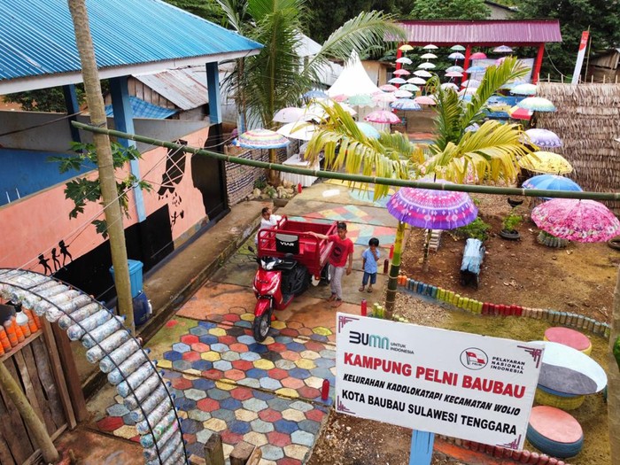 Ini Dia Rumah Kelola Sampah Berkelanjutan di Sultra PT Pelayaran Nasional Indonesia atau PT PELNI (Persero) kembali membangun Rumah Kelola Sampah (RKS) di Sulawesi Tenggara. Seperti apa sih penampakannya?