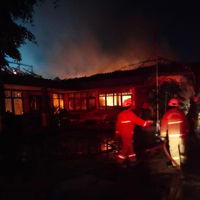 Kantor Desa Bitung Jaya Tangerang Terbakar, Diduga Akibat Korsleting Listrik
