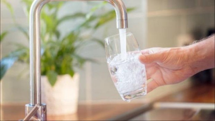 Mimpi Minum Air (Langsung) dari Keran Mimpi Minum Air (Langsung) dari Keran