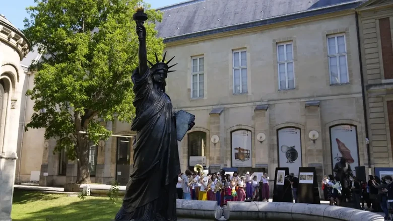 Miniatur Patung Liberty Miniatur Patung Liberty
