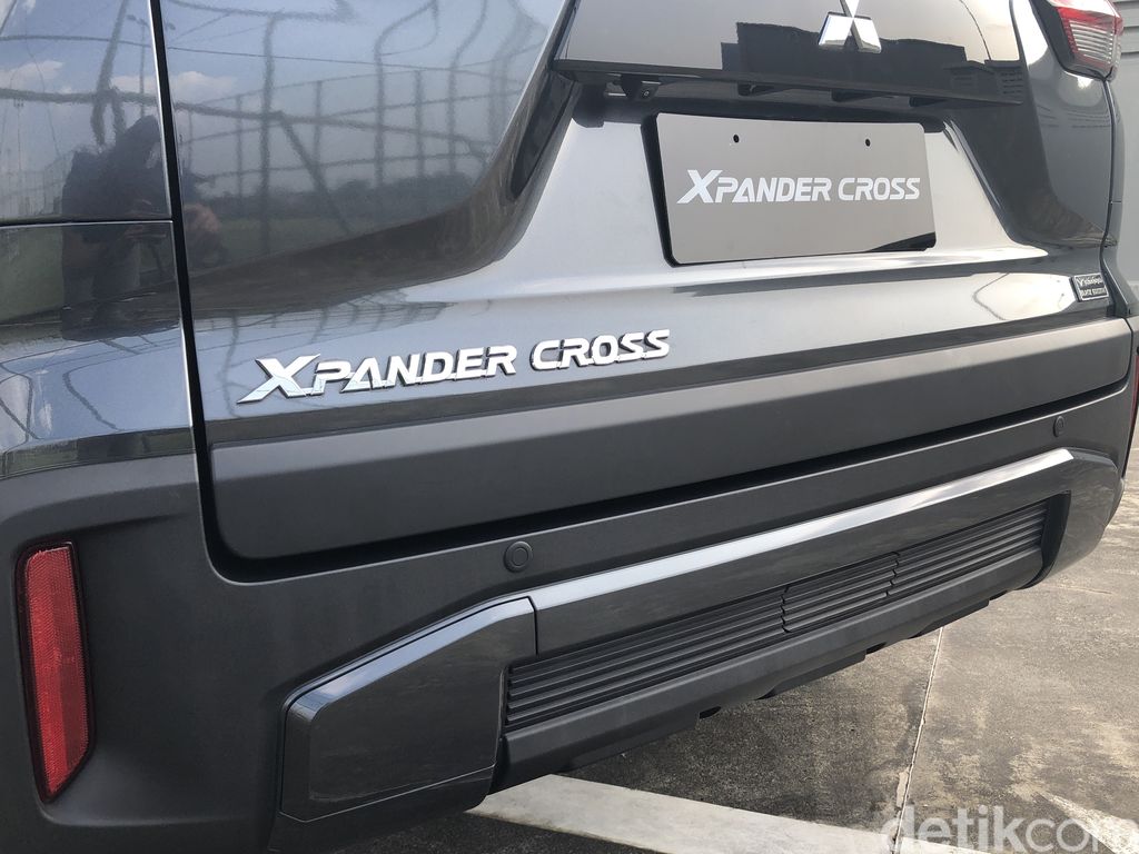 Mitsubishi memperbarui Xpander Cross Rockford Fosgate Black Edition 2021