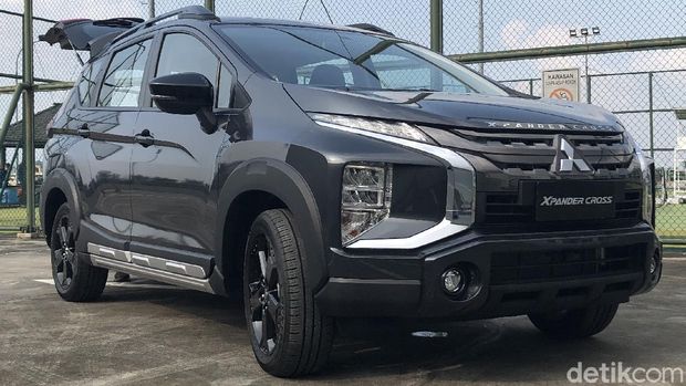 Mitsubishi memperbarui Xpander Cross Rockford Fosgate Black Edition 2021
