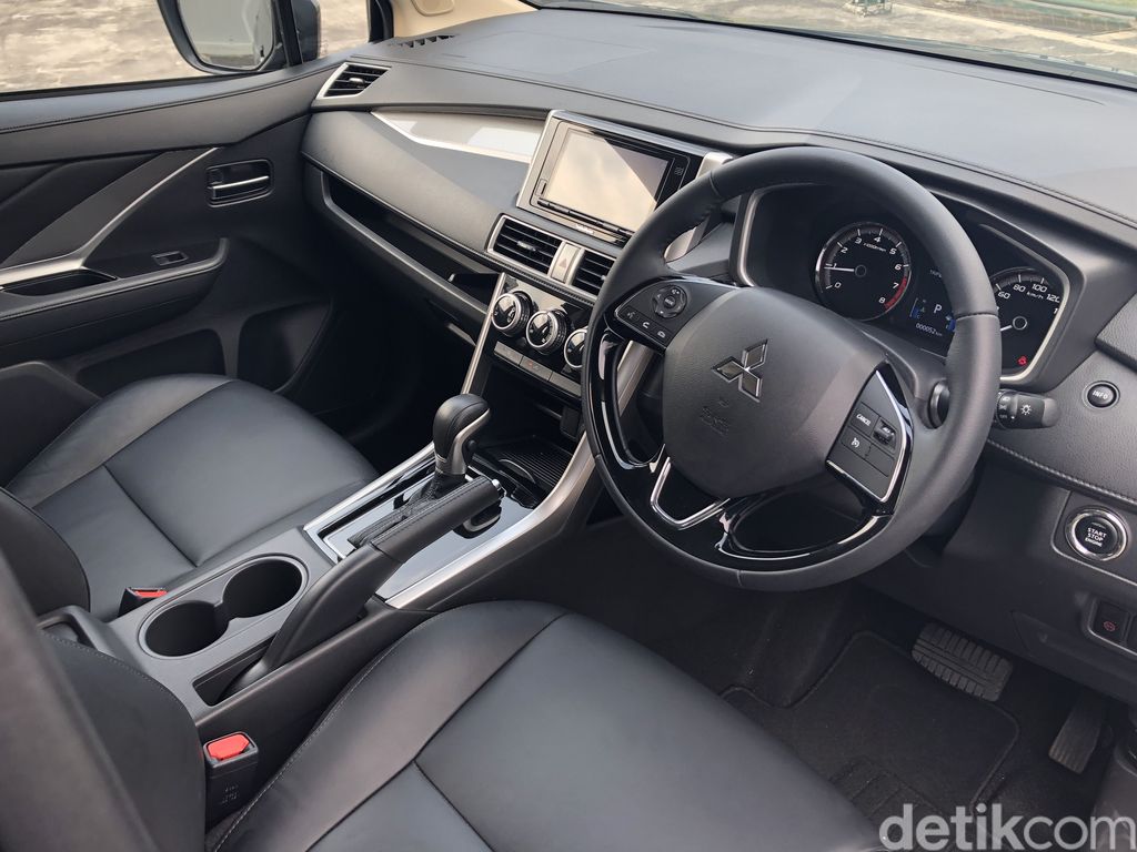 Mitsubishi memperbarui Xpander Cross Rockford Fosgate Black Edition 2021