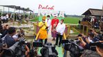 Momen Menparekraf Kunjungi Wisata Pasar Paloh Naga