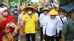 Momen Menparekraf Kunjungi Wisata Pasar Paloh Naga