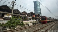Bagi warga yang hendak mendaftar dapat membuka situs https://fmotm.jakarta.go.id/. Bila belum memiliki akun maka setelah membuka situs jangan lupa membuat akun baru. Sementara bagi warga yang telah memiliki akun dapat langsung melakukan login akun yang sudah dibuat. Selanjutnya pilih menu Input Pendaftaran Baru dan masukkan data diri serta informasi rumah tangga ke dalam sistem. Setelah mengisi semua data dan informasi selanjutnya klik simpan. Sebagai catatan, satu akun dapat digunakan untuk mendaftar beberapa rumah tangga.