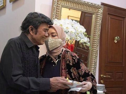 Rhoma Irama dan Ricca Rachim Rhoma Irama dan Ricca Rachim